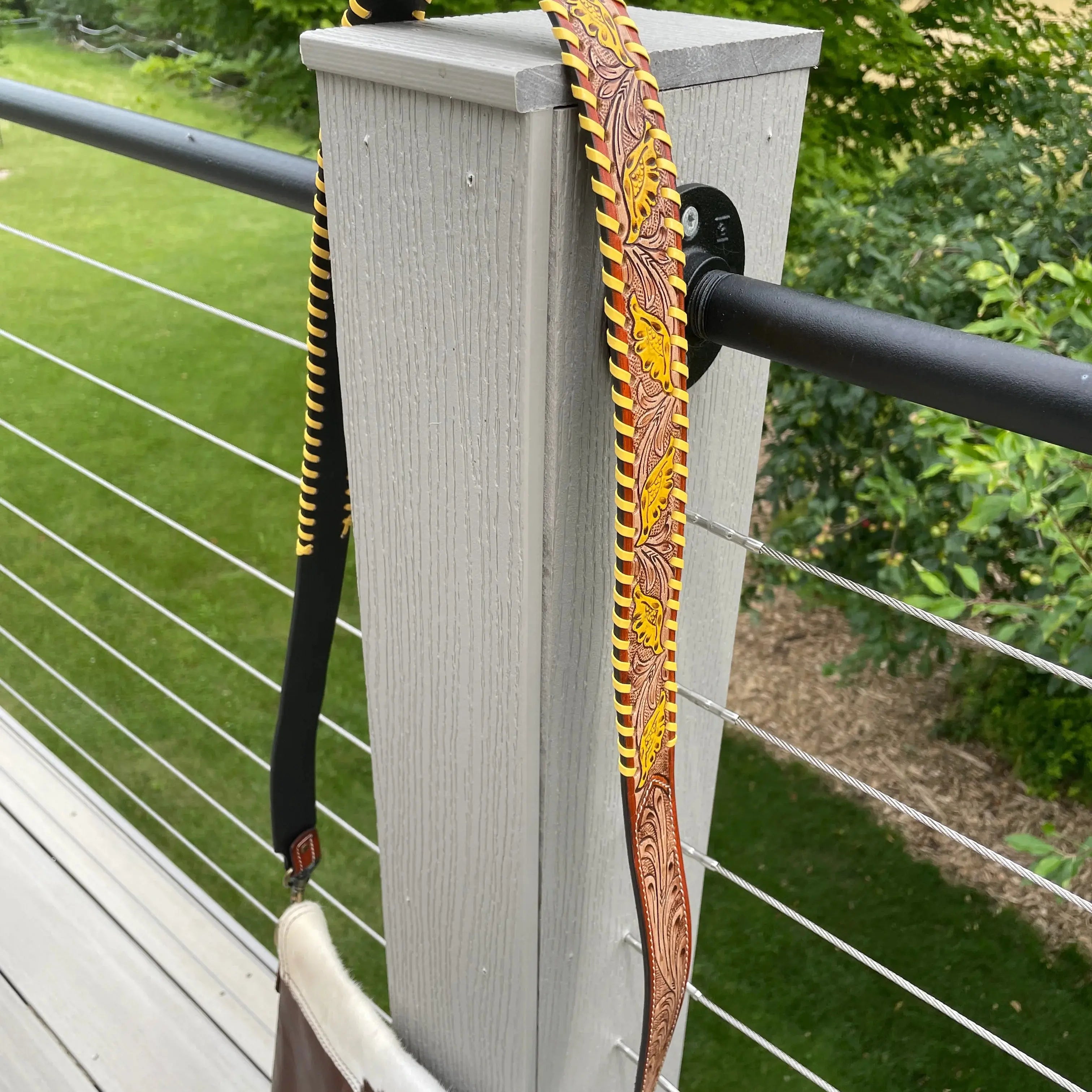 GOLDEN STRAP