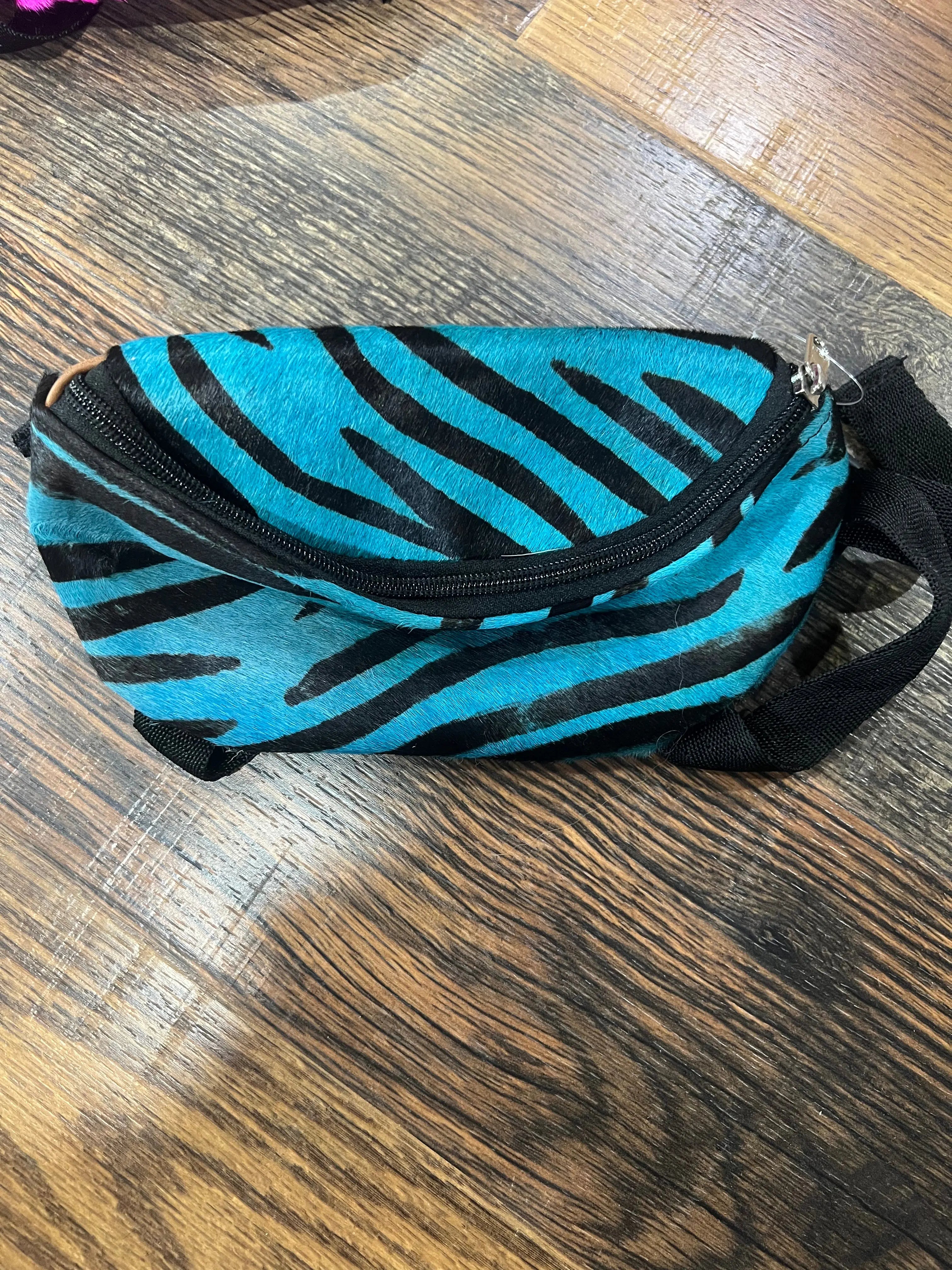 Assorted Prints and Colors Leather Saddle Pouch Horse