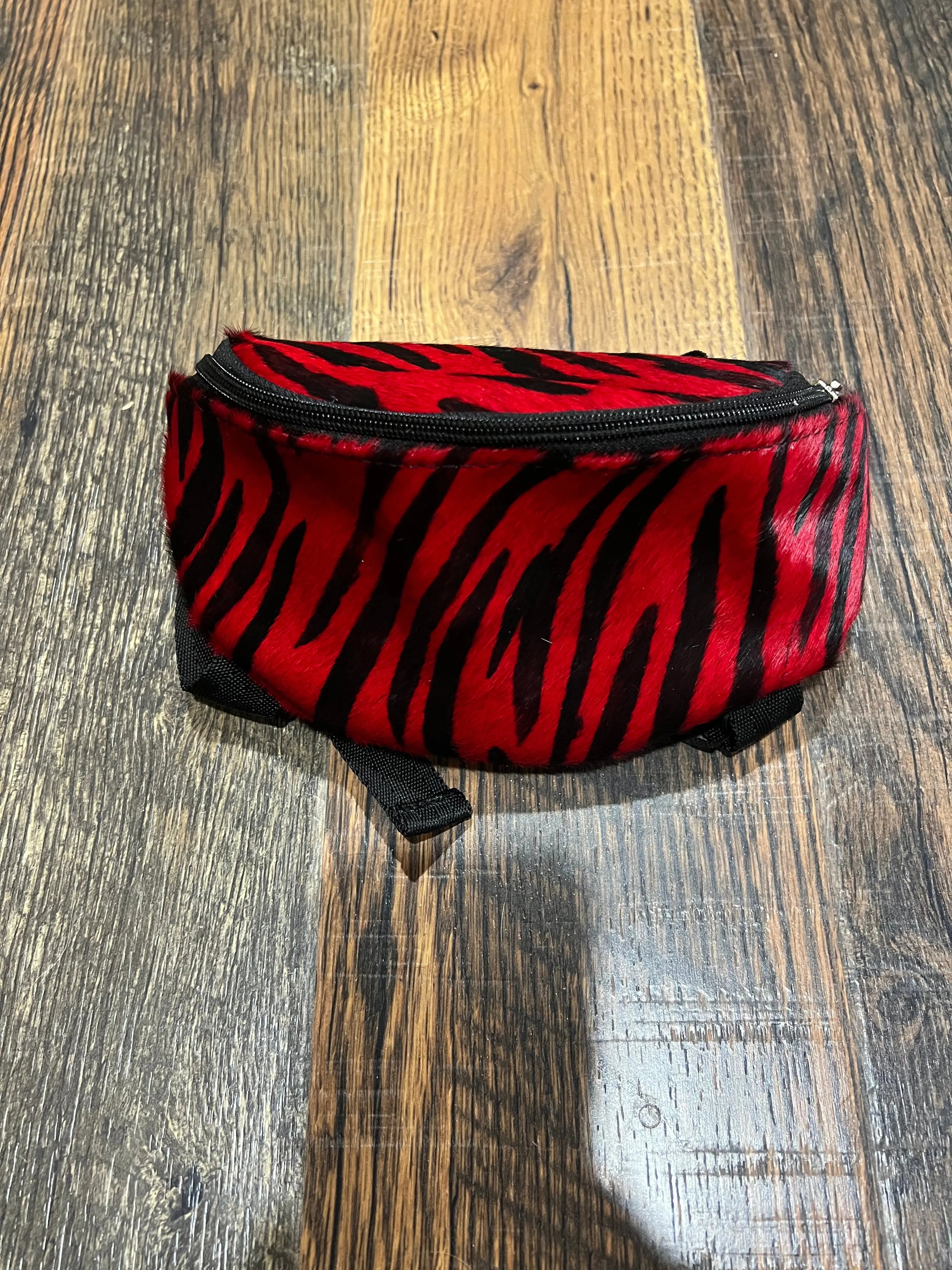 Assorted Prints and Colors Leather Saddle Pouch Horse