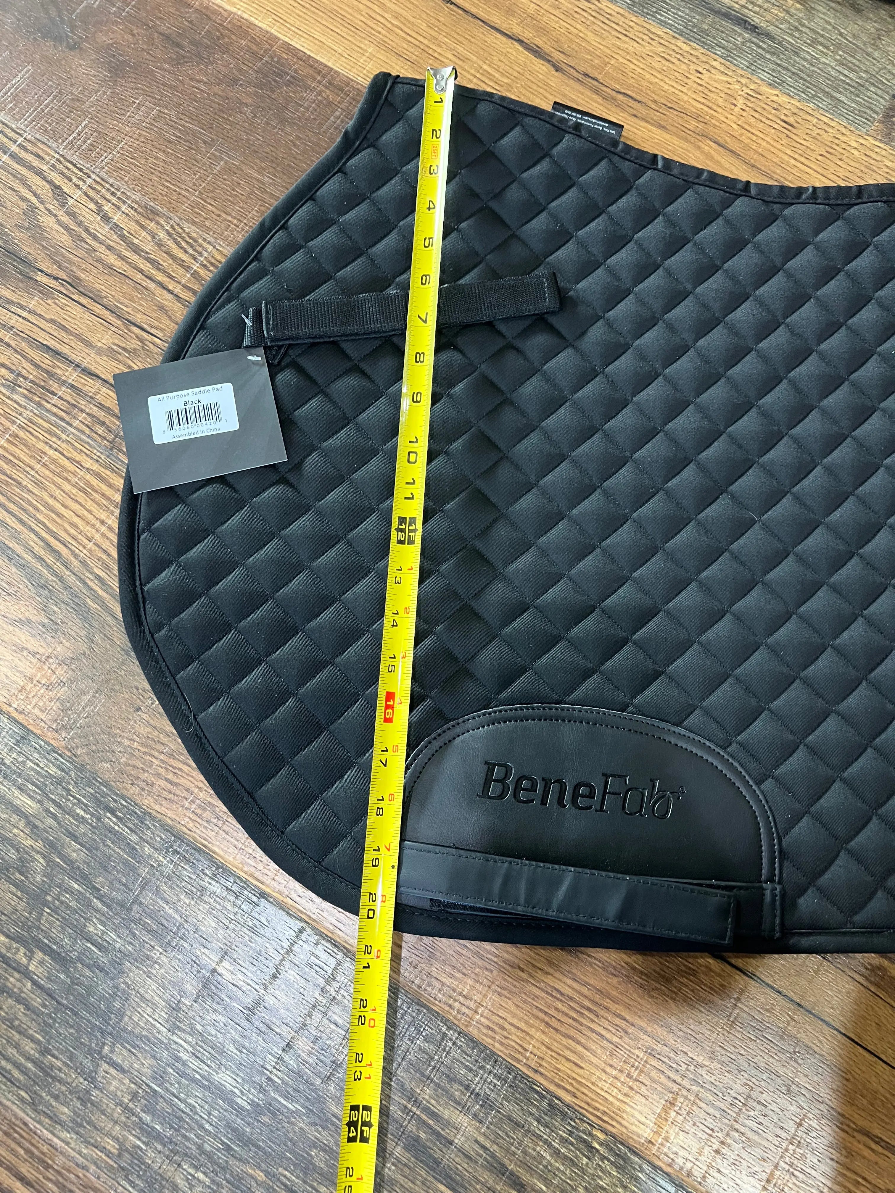 Black benefol quilted horse saddle pad with diamond stitching, reinforced edges