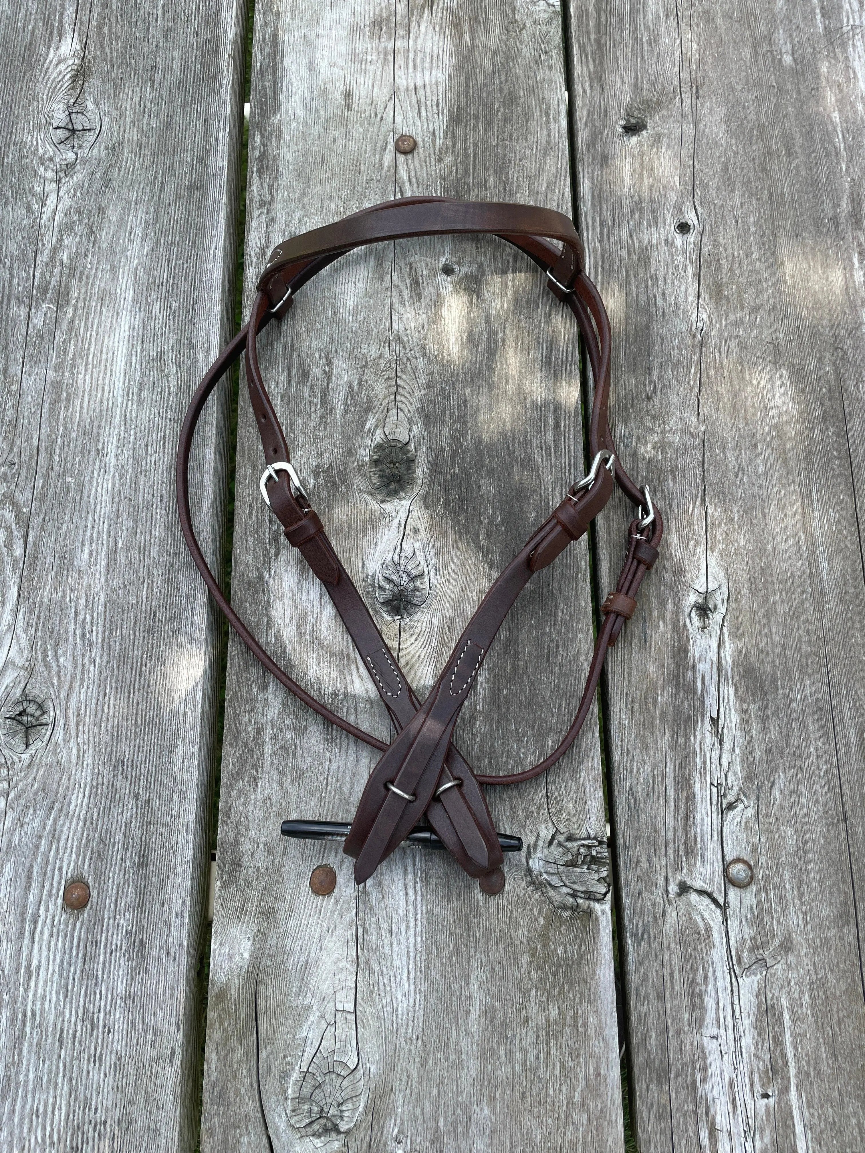 Oiled harness leather headstall with quick change bit loops Horse