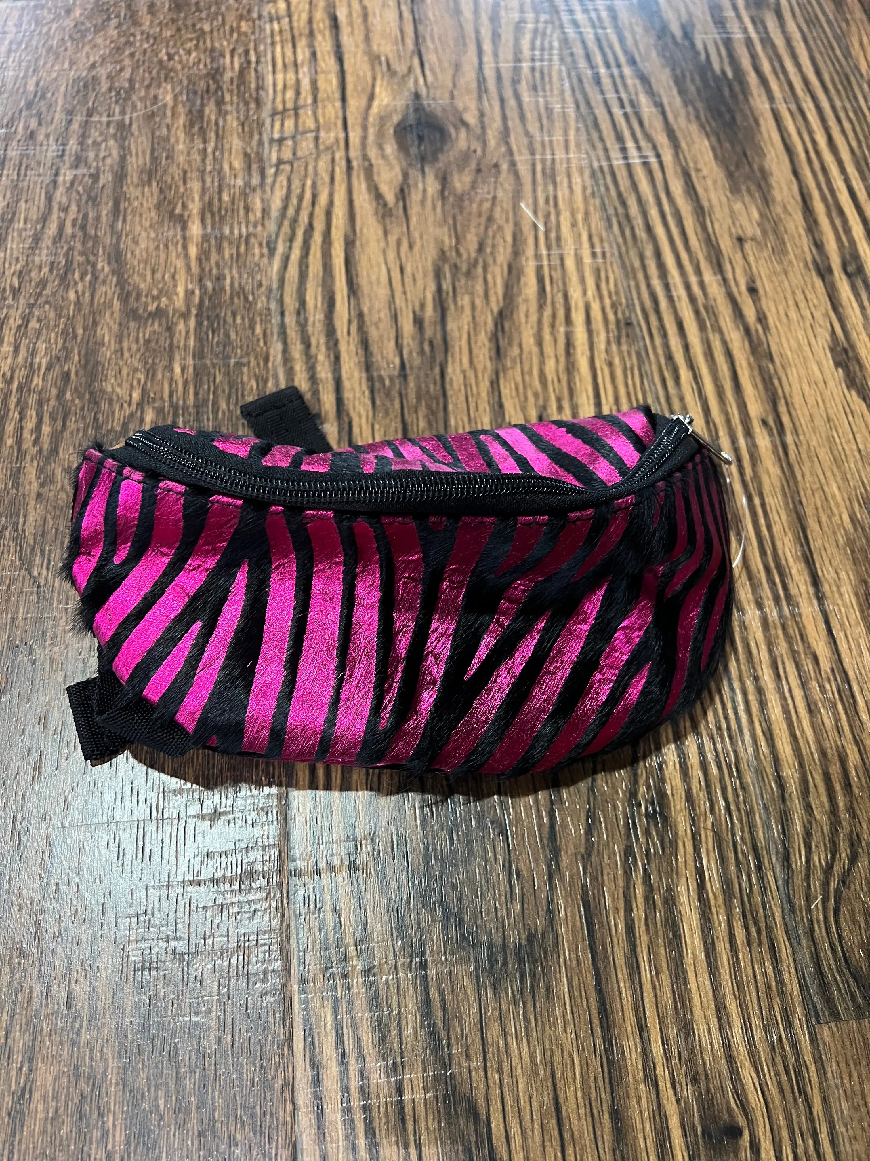 Assorted Prints and Colors Leather Saddle Pouch Horse
