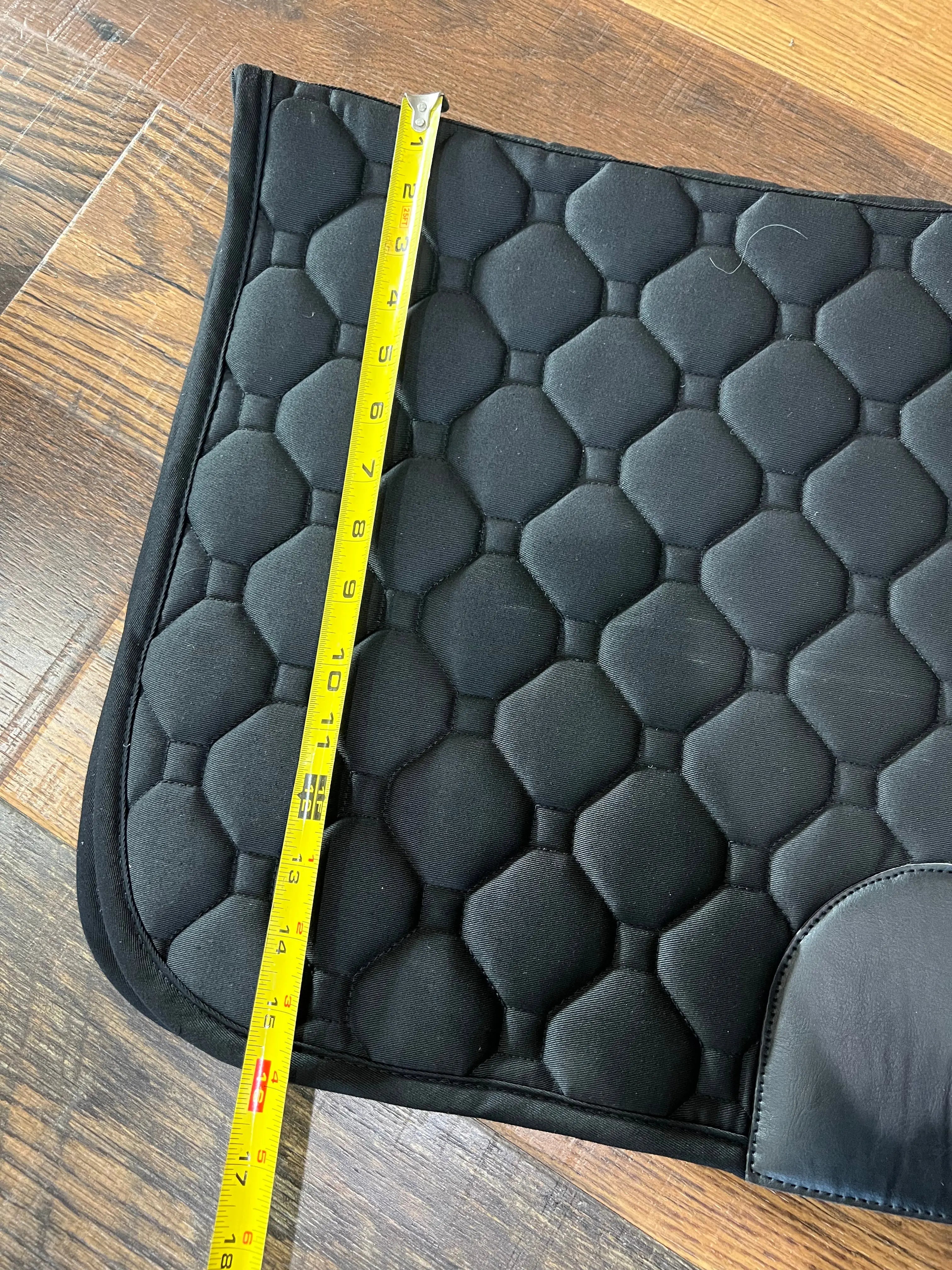 New Benefab Therapeutic Western black quilted saddle pad with hex pattern