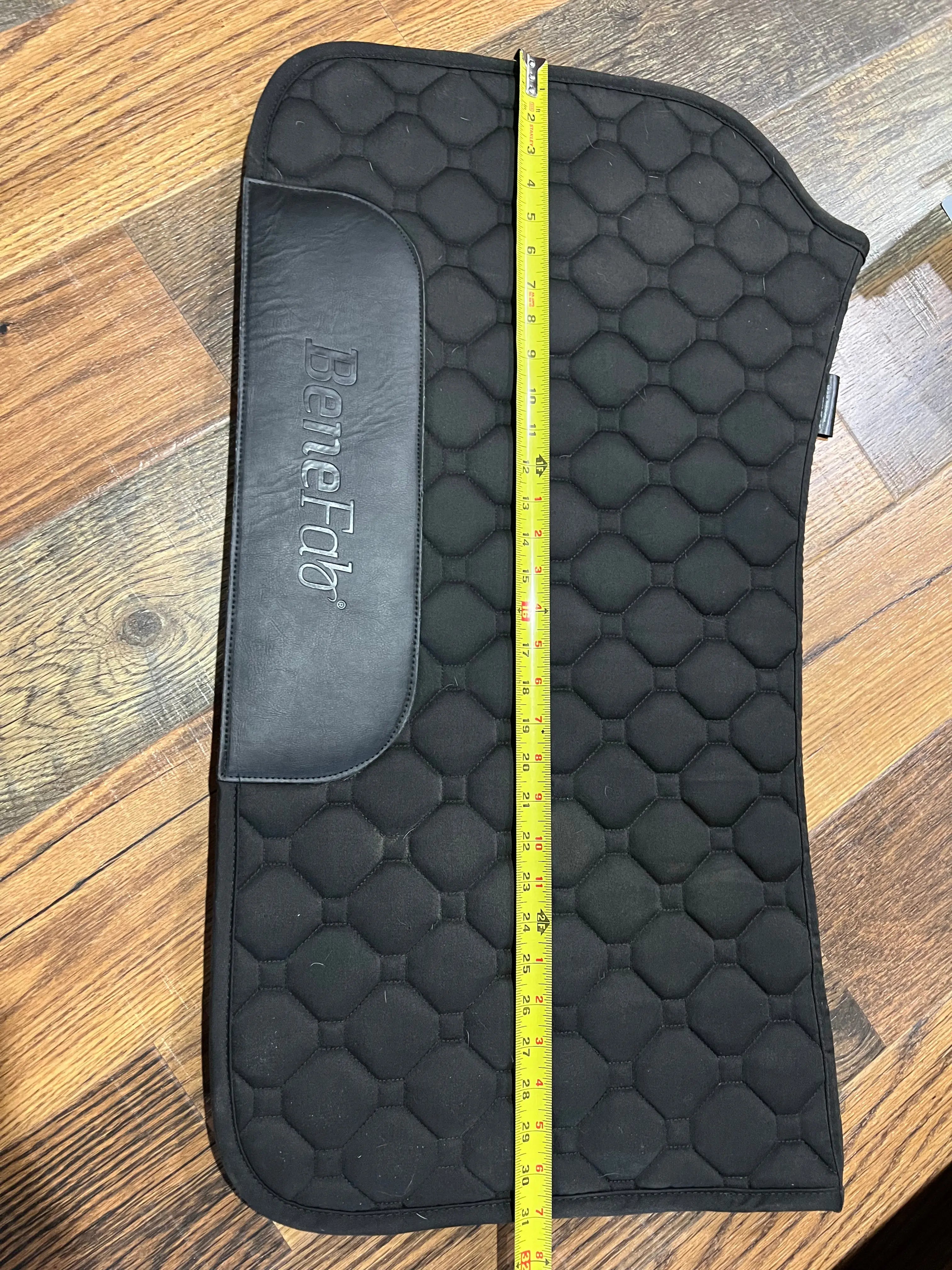 New Benefab Therapeutic Western Pad black quilted hexagonal saddle pad