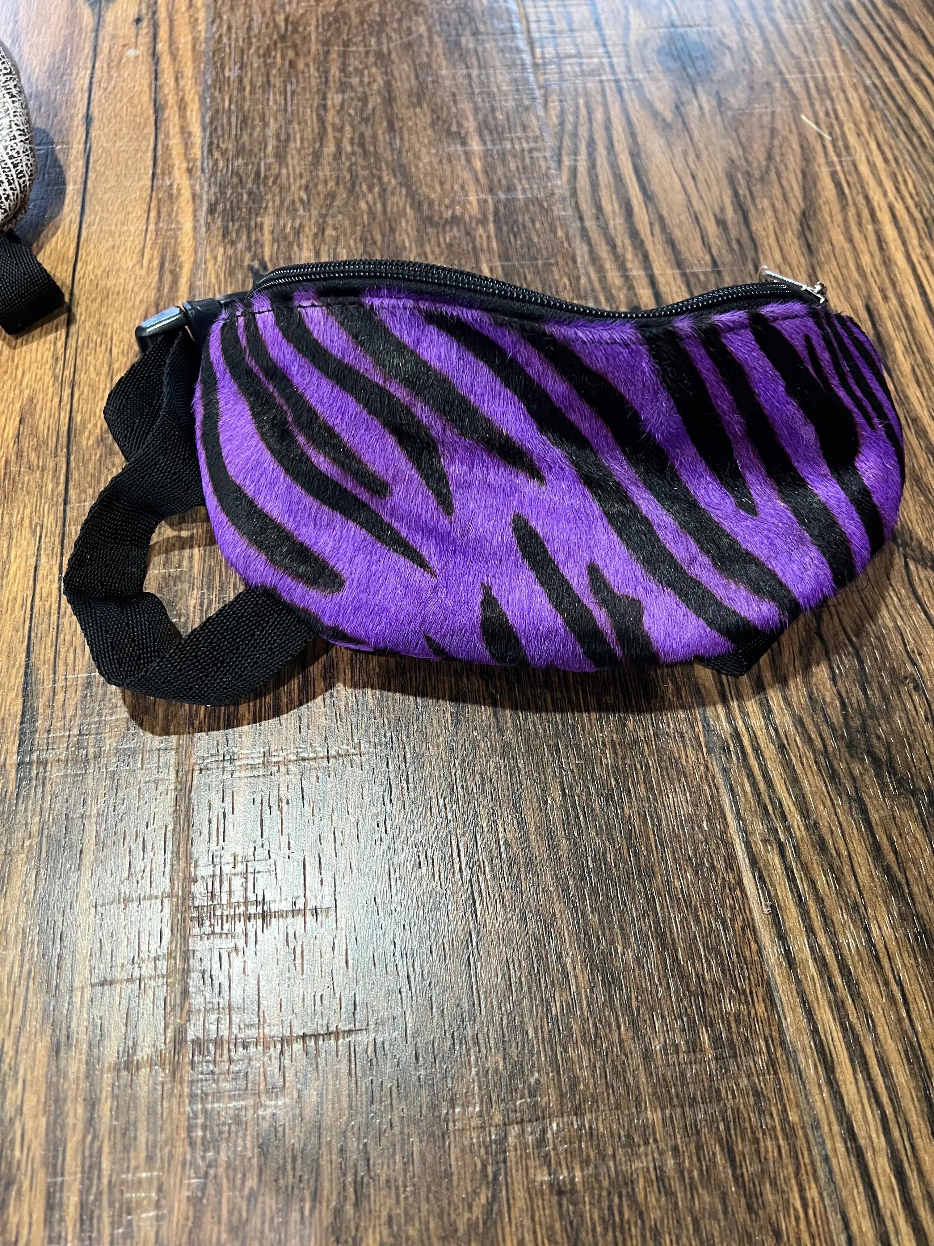 Assorted Prints and Colors Leather Saddle Pouch Horse